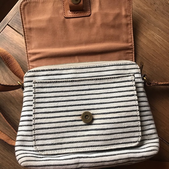 FOSSIL Purse *only* - Picture 3 of 3